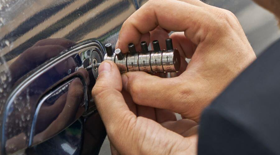 Professional gutter cleaning in Dell City, TX